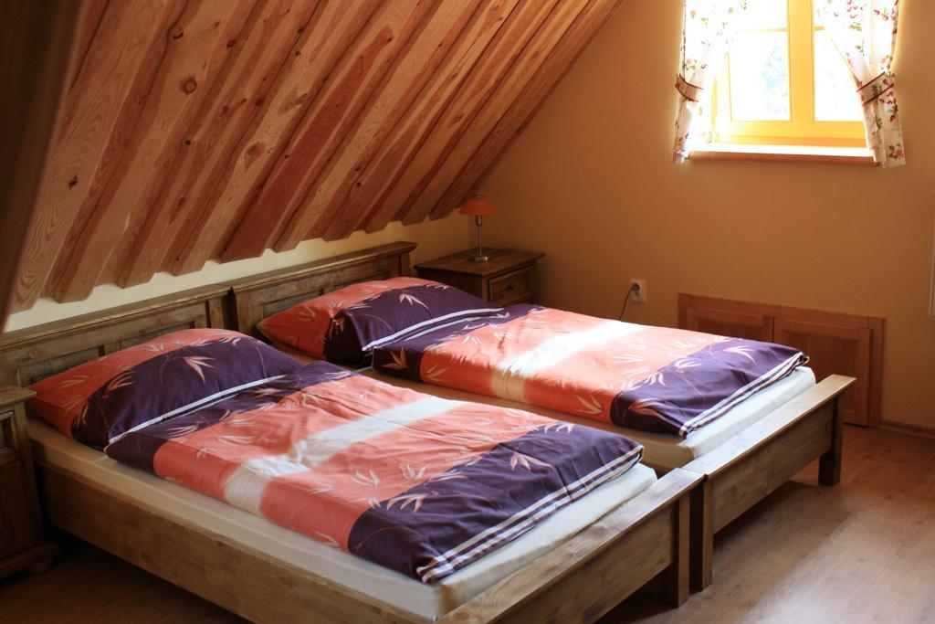 Koliba u Kuba a rekreačné domy Hrustin Habitación foto